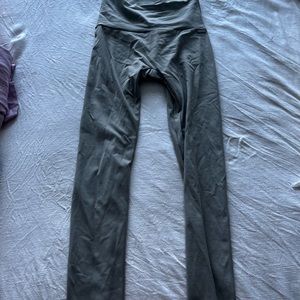 Echt leggings in olive w scrunch back